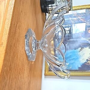 Elegant Clear Glass Serveware Bowl